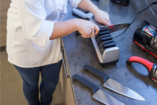 Kun je een elektrisch messlijper op een Japans chef -kokmes gebruiken?