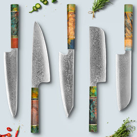 Ichika Damascus stalen mes met gekleurd achthoekig handvat